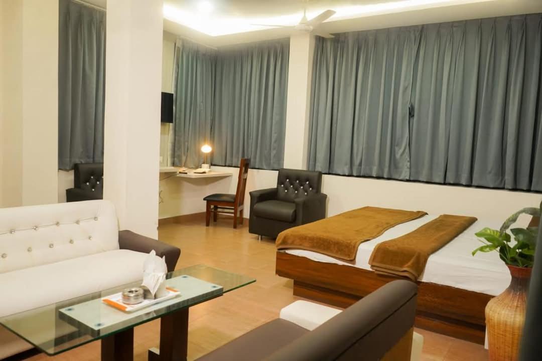 Hotel Alka Palace Durg Zewnętrze zdjęcie